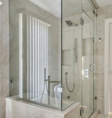 Frameless Corner Shower with Stationary Transome