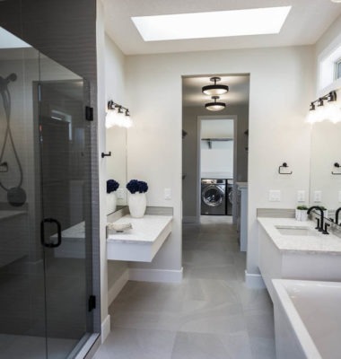 Frameless Shower with Matte Black Hardware