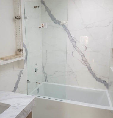 Frameless Single Panel on Tub