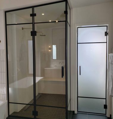 Frit Glass Shower and Water Closet